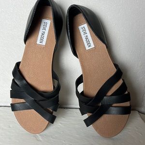 Steve Madden black leather criss cross strap flat sandals